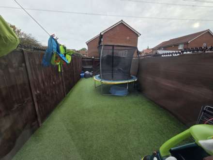 Dunnock Road, London, Image 7