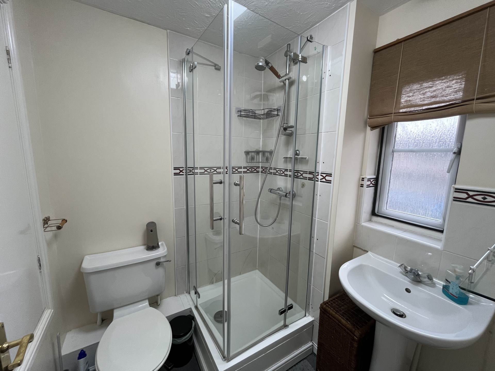 Searles Drive, London, Image 11