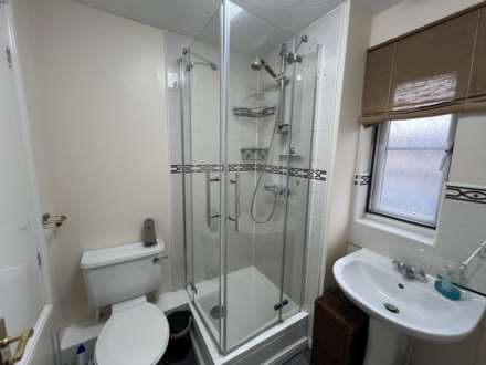 Searles Drive, London, Image 11