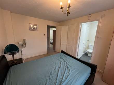 Searles Drive, London, Image 6