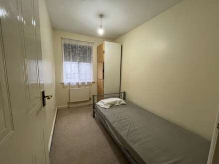 Searles Drive, London, Image 8