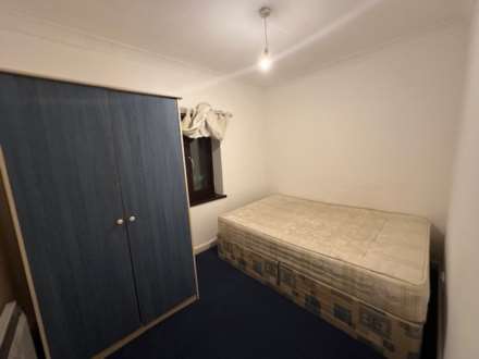 Hallywell Crescent, Beckton, Image 4