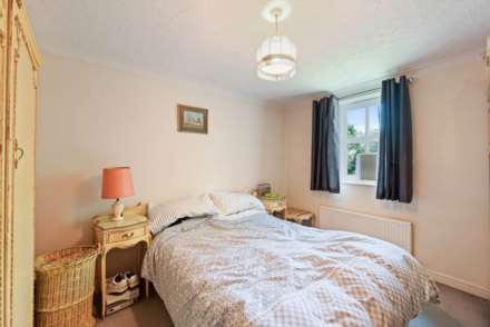 Founders Close, London, Image 4