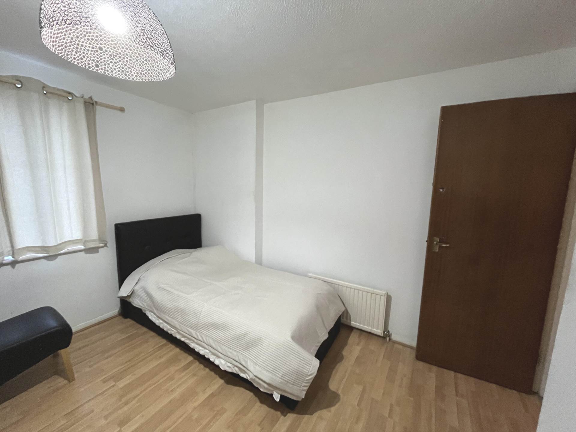 Garnet Walk, London, Image 10