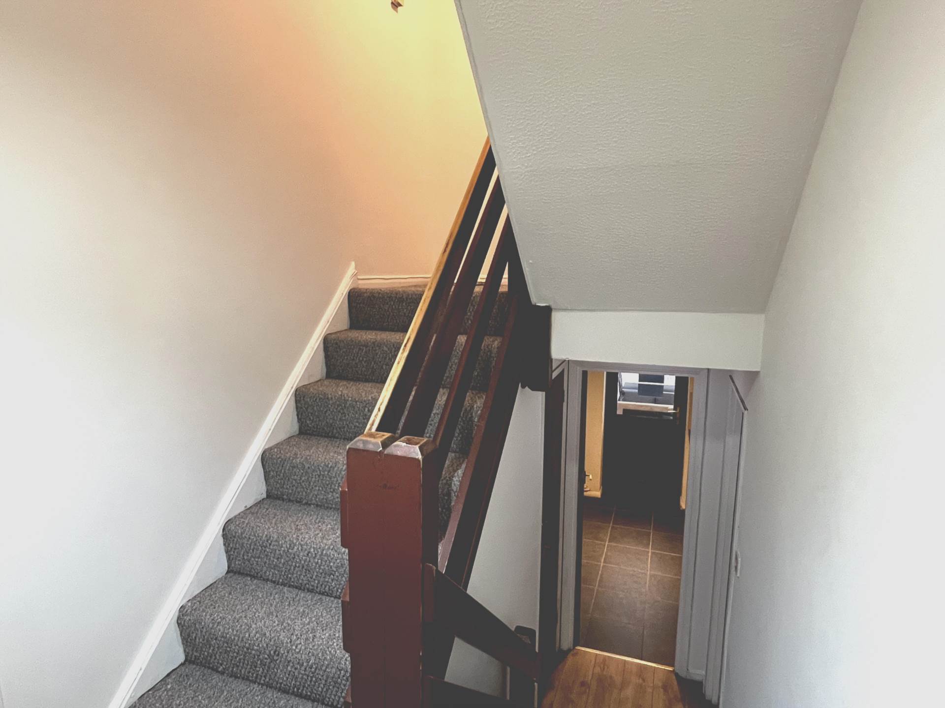 Garnet Walk, London, Image 2