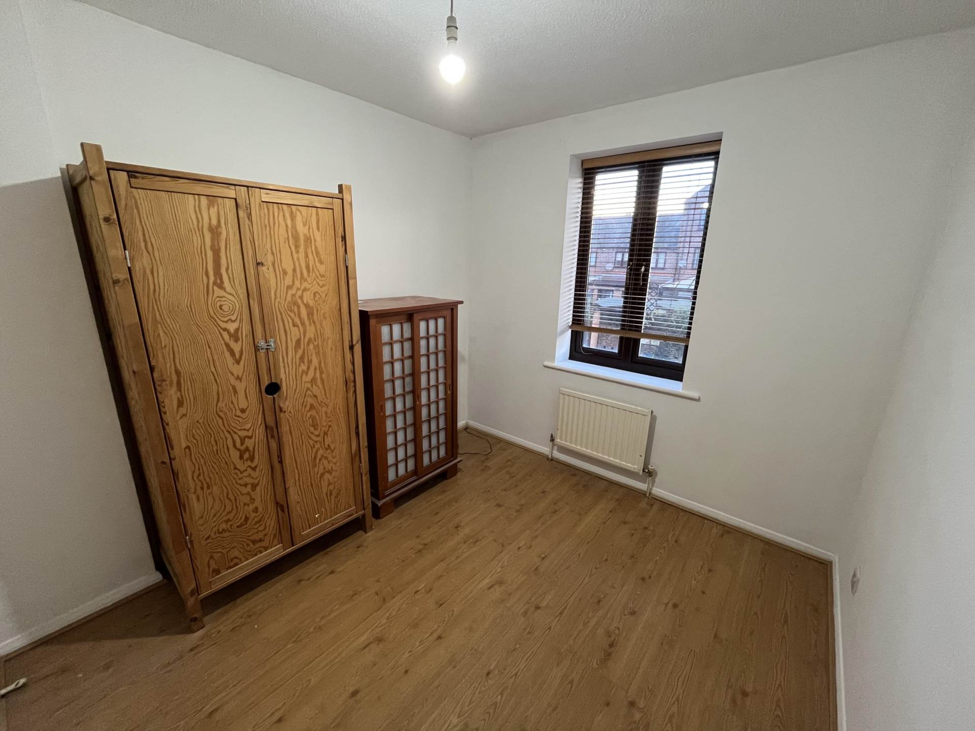 Garnet Walk, London, Image 8