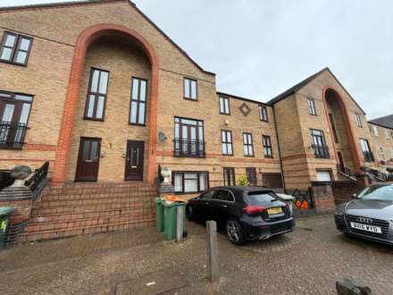 Property For Rent Garnet Walk, London