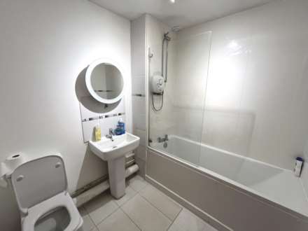 Garnet Walk, London, Image 11