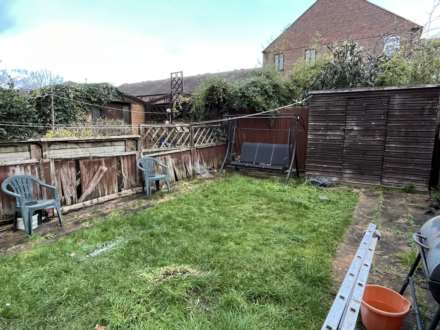 Garnet Walk, London, Image 12