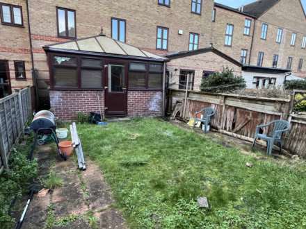 Garnet Walk, London, Image 13