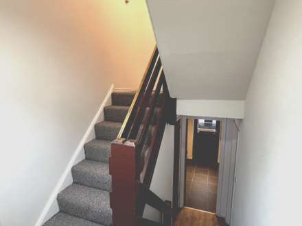 Garnet Walk, London, Image 2