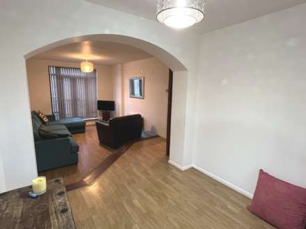 Garnet Walk, London, Image 6