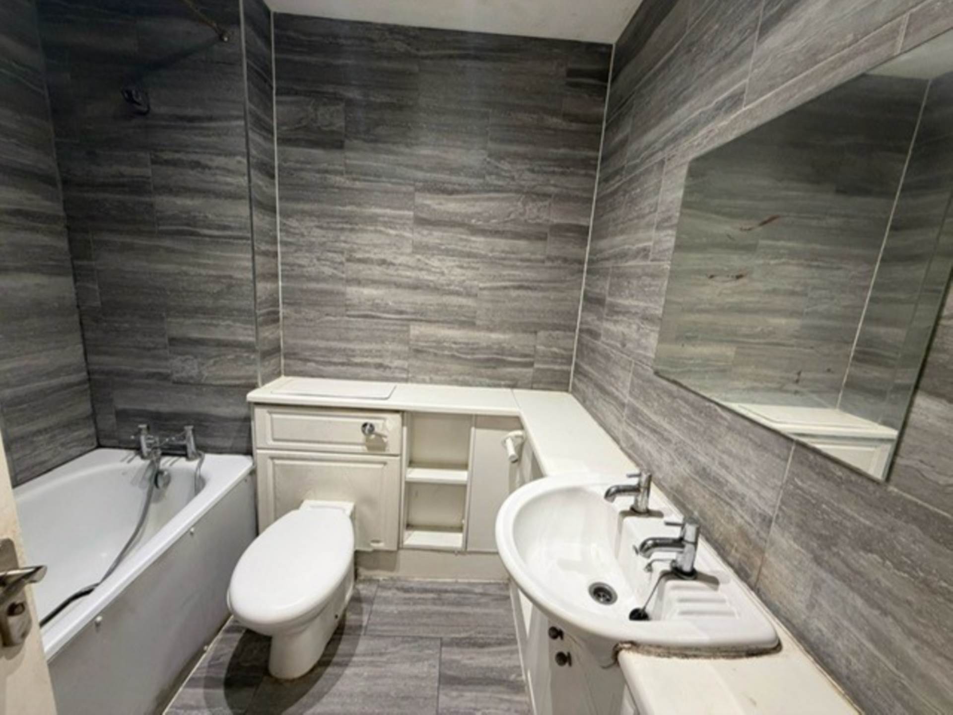 Aaron Hill Road, London, Image 3