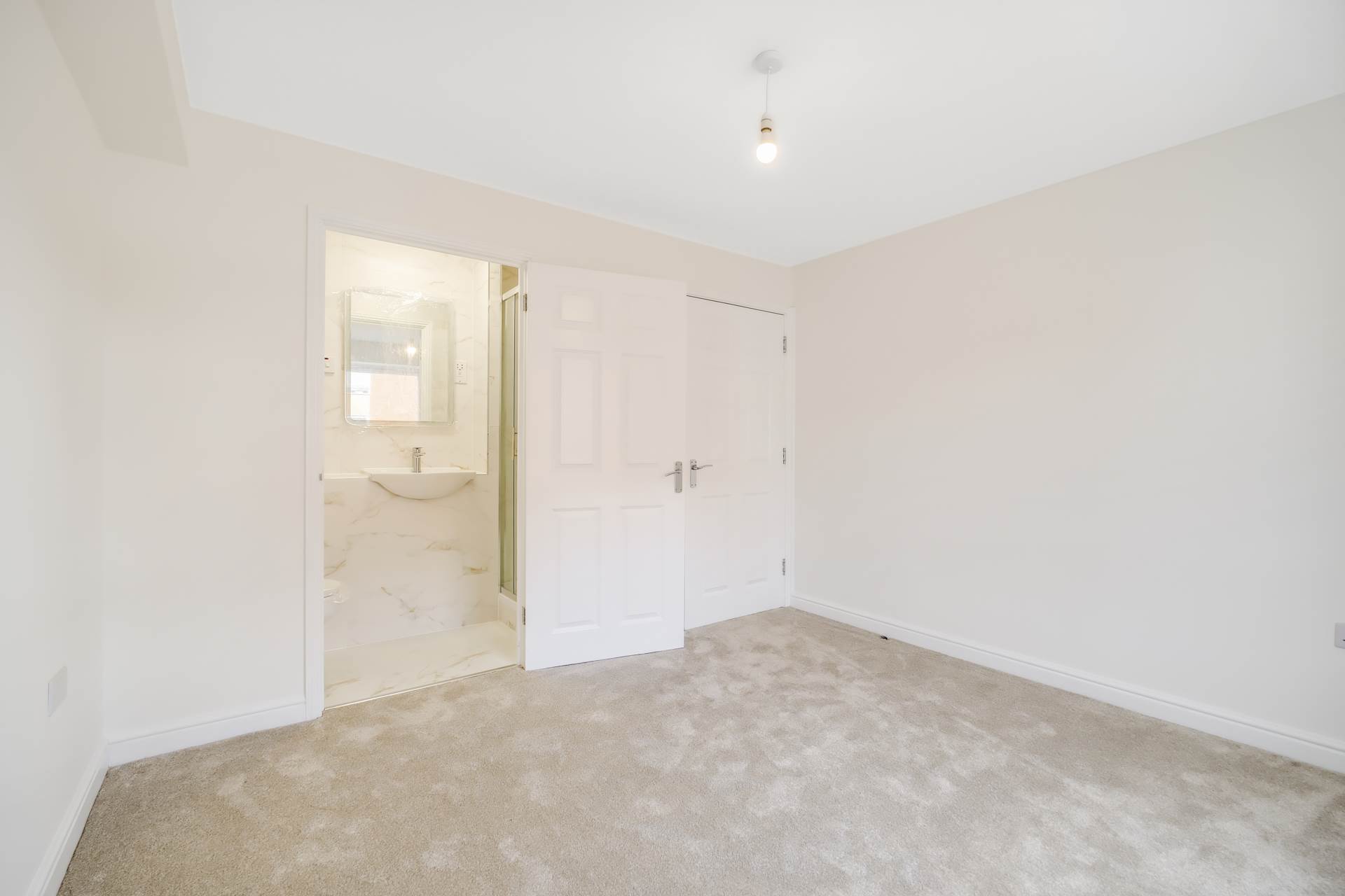 Albatross Close, London, Image 5