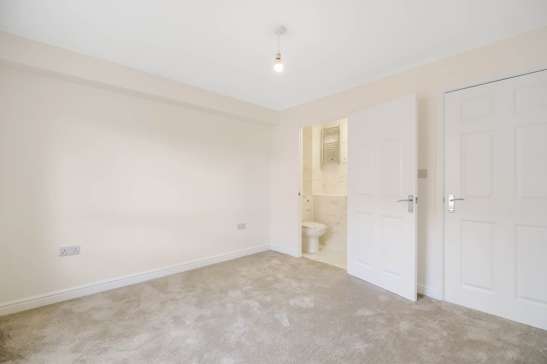 Albatross Close, London, Image 7