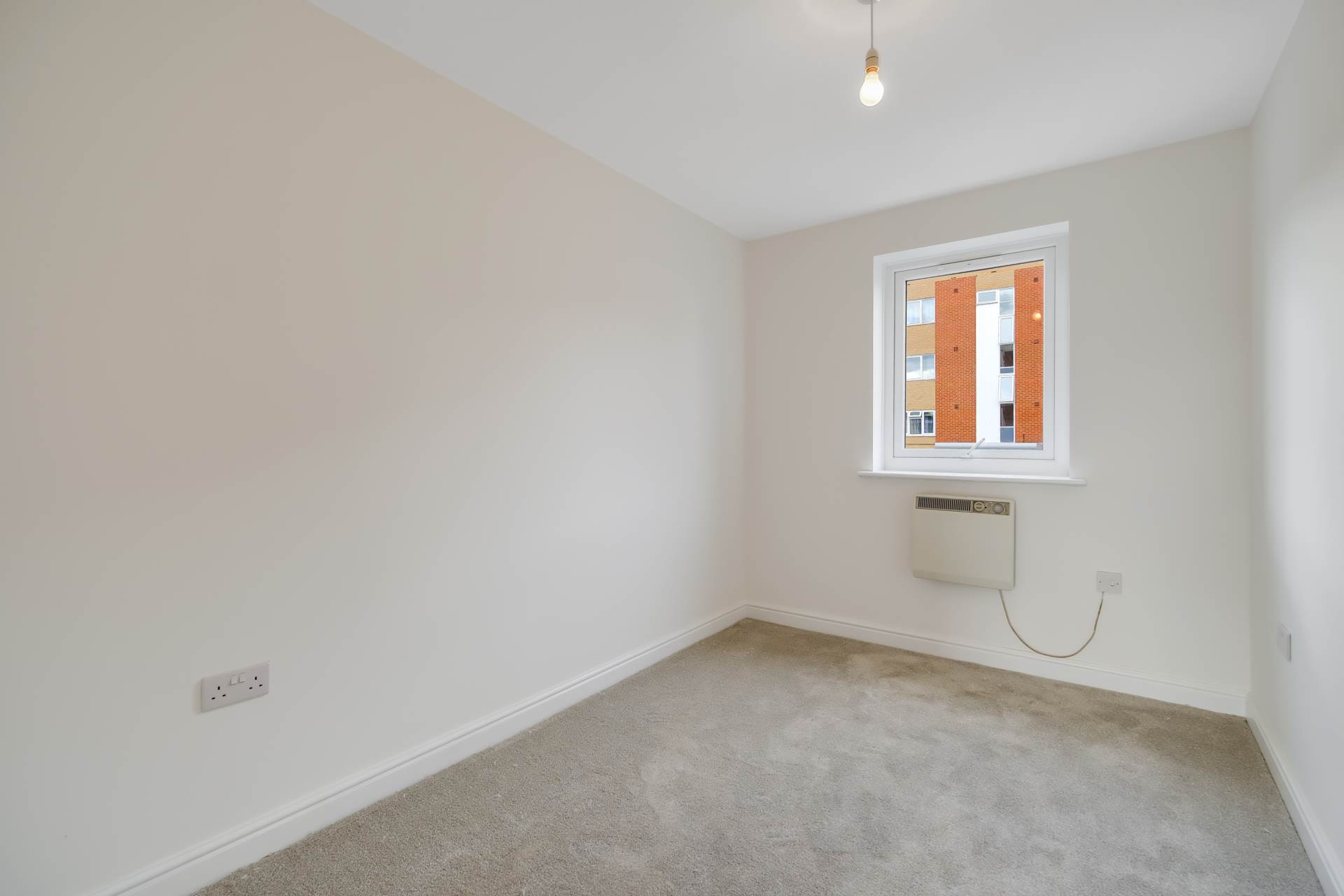Albatross Close, London, Image 8