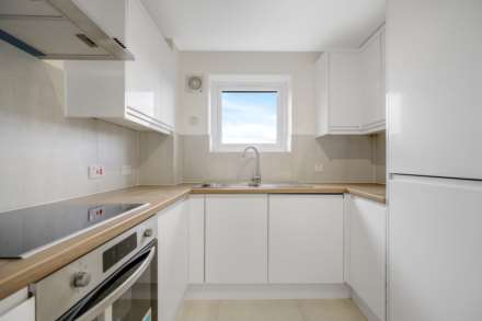 Albatross Close, London, Image 2