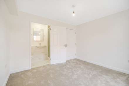 Albatross Close, London, Image 5