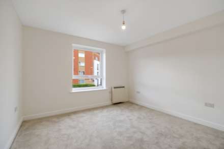 Albatross Close, London, Image 9
