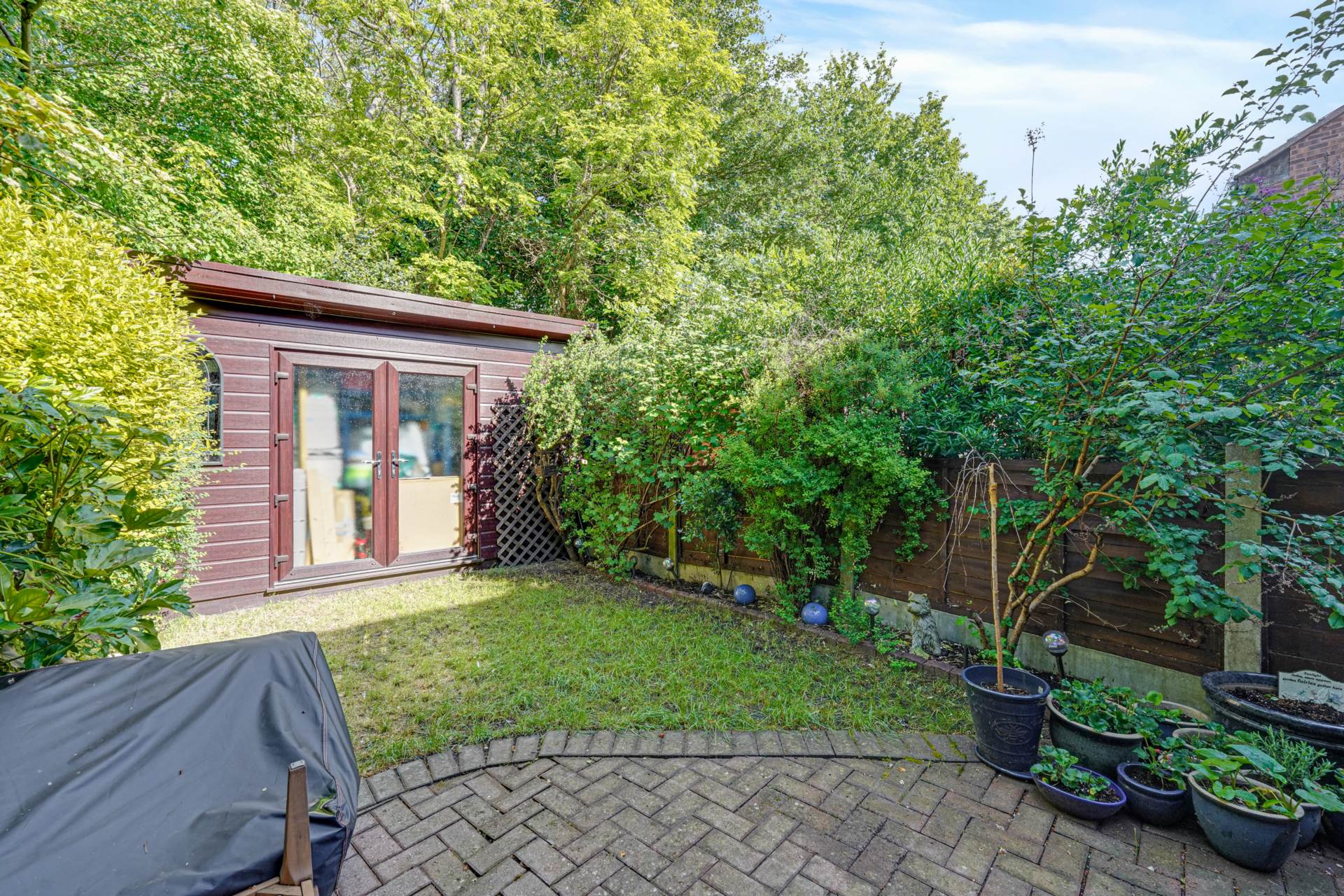 Fleetwood Close, London, Image 15
