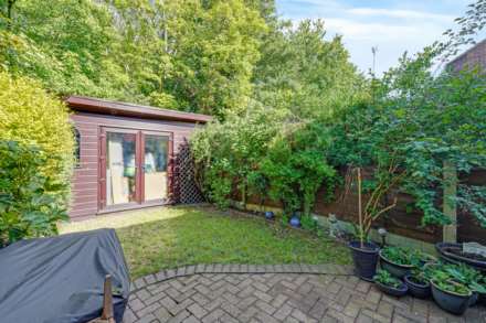 Fleetwood Close, London, Image 15
