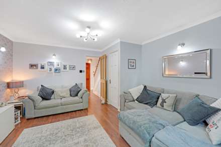 Fleetwood Close, London, Image 3