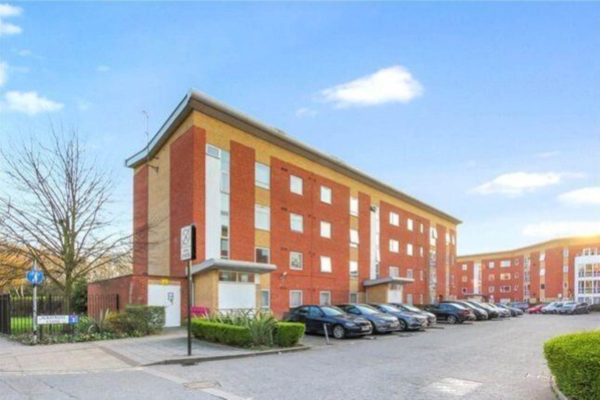 Albatross Close, London, Image 2
