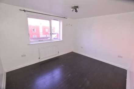 Albatross Close, London, Image 10
