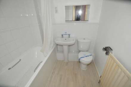 Albatross Close, London, Image 13