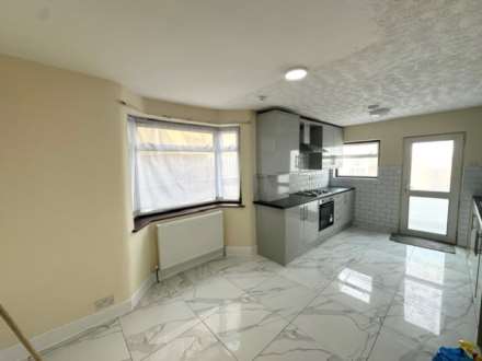 3 Bedroom Semi-Detached, Terrace Road, London