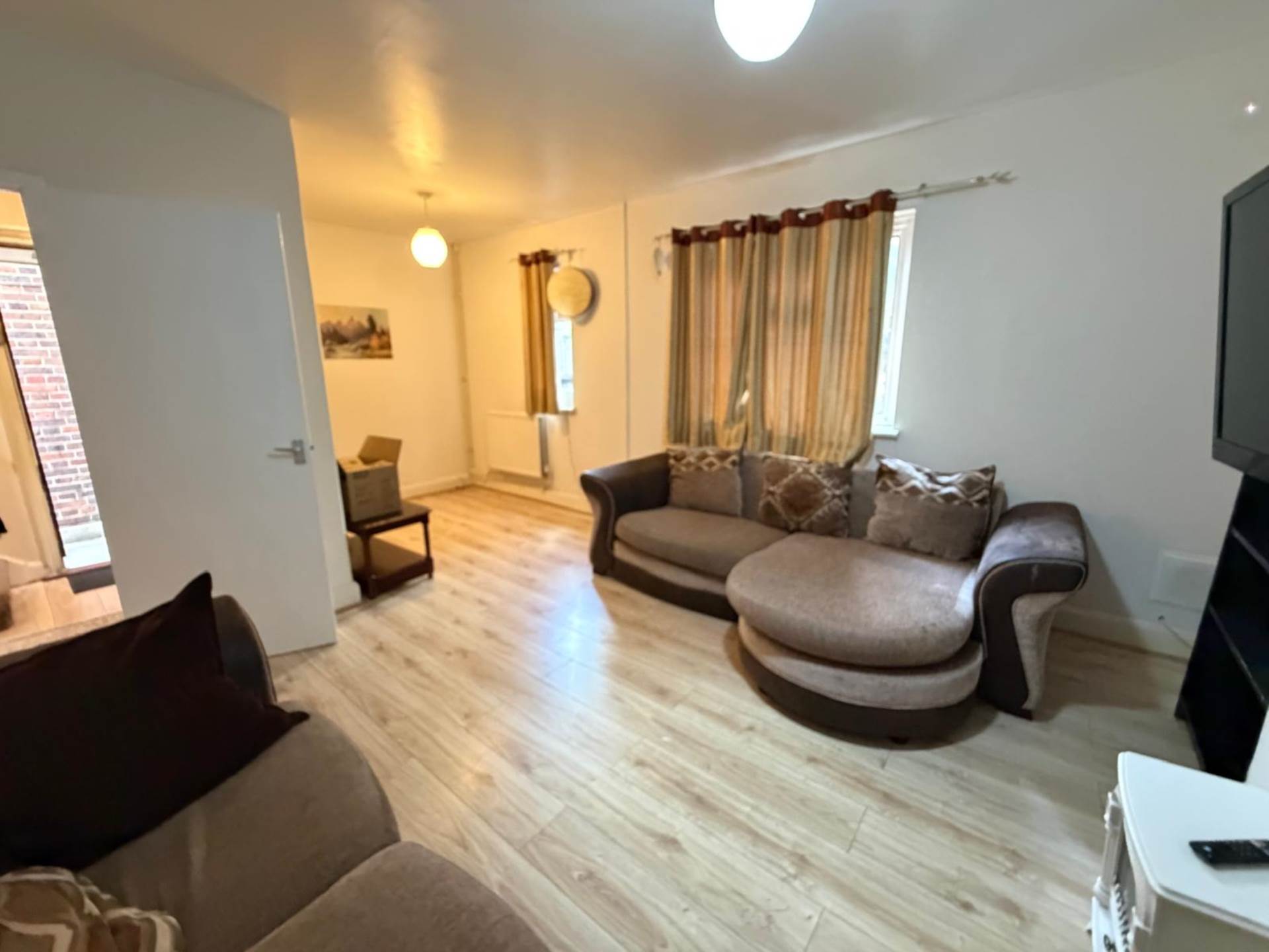 Prince Regent Lane, London, Image 5