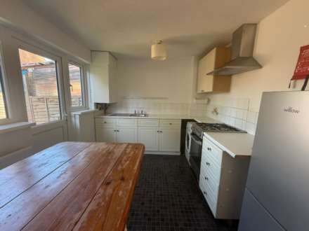Bayne Close, London, Image 3