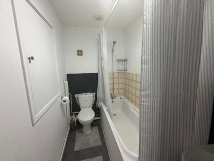 Bayne Close, London, Image 6