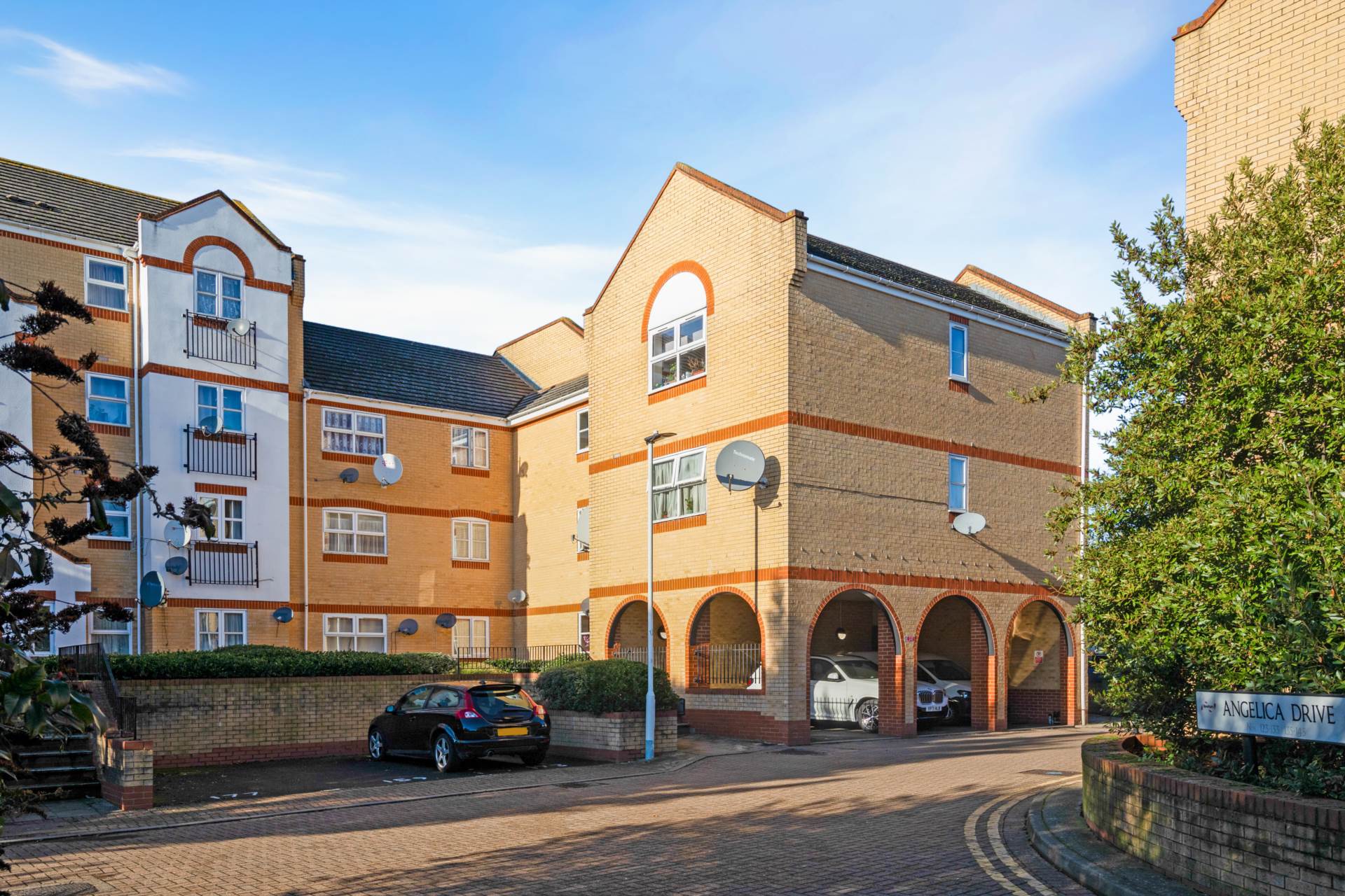 Angelica Drive, Beckton, E.6, Image 1