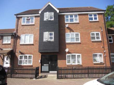 Oliver Gardens, Beckton, E6 5SE