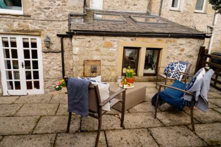 Main Street, Settle, BD24 9PE, Image 12