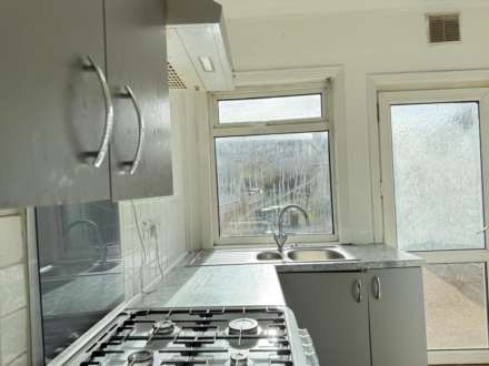 Deacon Crescent, Doncaster. DN11 0SY, Image 4