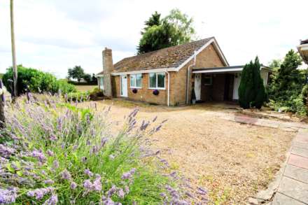 3 Bedroom Detached Bungalow, The Moorings, Fosdyke. PE20 2DB