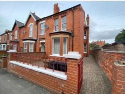 3 Bedroom Semi-Detached, St Catherines Grove, Lincoln, LN5 8NA