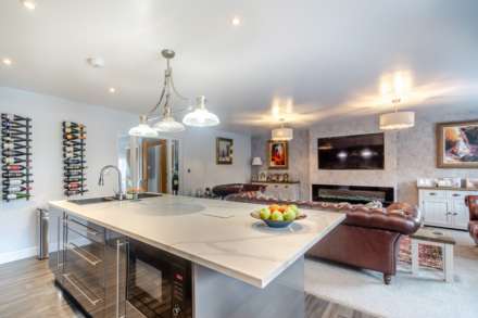 Fern Leigh, Cutsyke Avenue, Castleford, West Yorkshire, WF10 5HY, Image 11