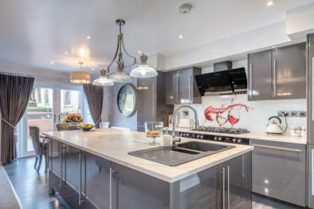Fern Leigh, Cutsyke Avenue, Castleford, West Yorkshire, WF10 5HY, Image 15
