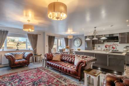 Fern Leigh, Cutsyke Avenue, Castleford, West Yorkshire, WF10 5HY, Image 9