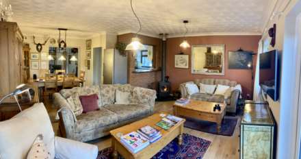 3 Low Lane, Rockland All Saints, Attleborough, Norfolk, NR17 1TU, Image 2
