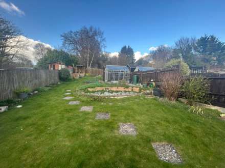 Southfield Road, Downley, Buckinghamshire, HP13 5JZ, Image 16