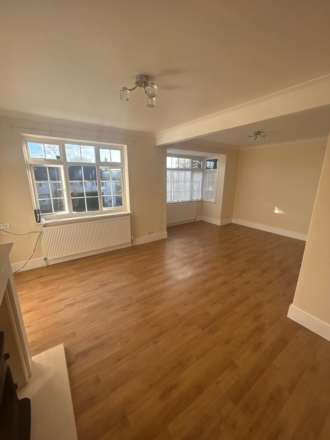 Southfield Road, Downley, Buckinghamshire, HP13 5JZ, Image 29