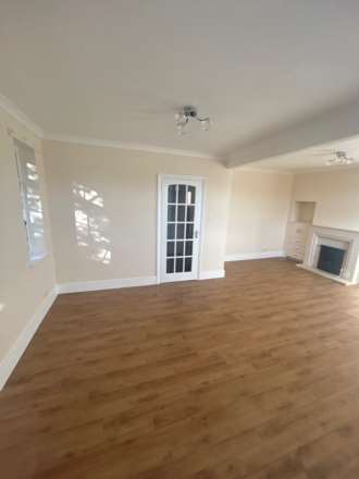 Southfield Road, Downley, Buckinghamshire, HP13 5JZ, Image 31