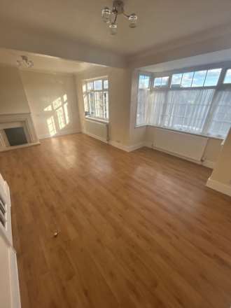 Southfield Road, Downley, Buckinghamshire, HP13 5JZ, Image 32