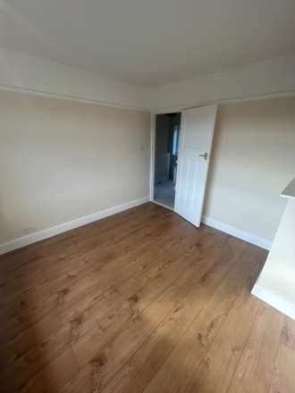 Southfield Road, Downley, Buckinghamshire, HP13 5JZ, Image 6