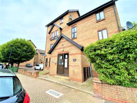 Hallywell Crescent, Beckton, Image 2