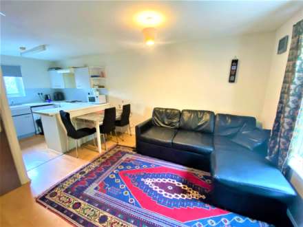 Hallywell Crescent, Beckton, Image 6